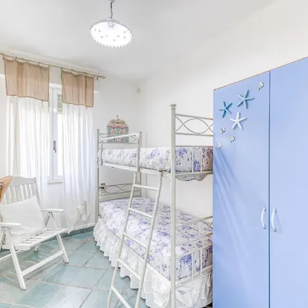 Holiday Fronte Mare Apartment *